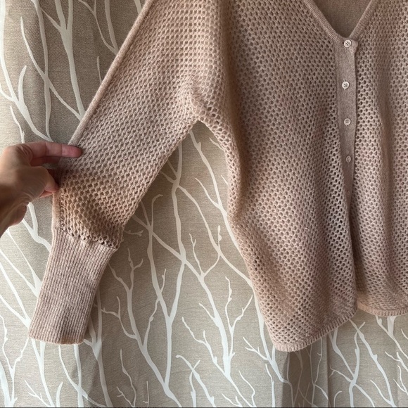 SUBTLE LUXURY Ivory Cashmere
Open Design Knit - Picture 6 of 9